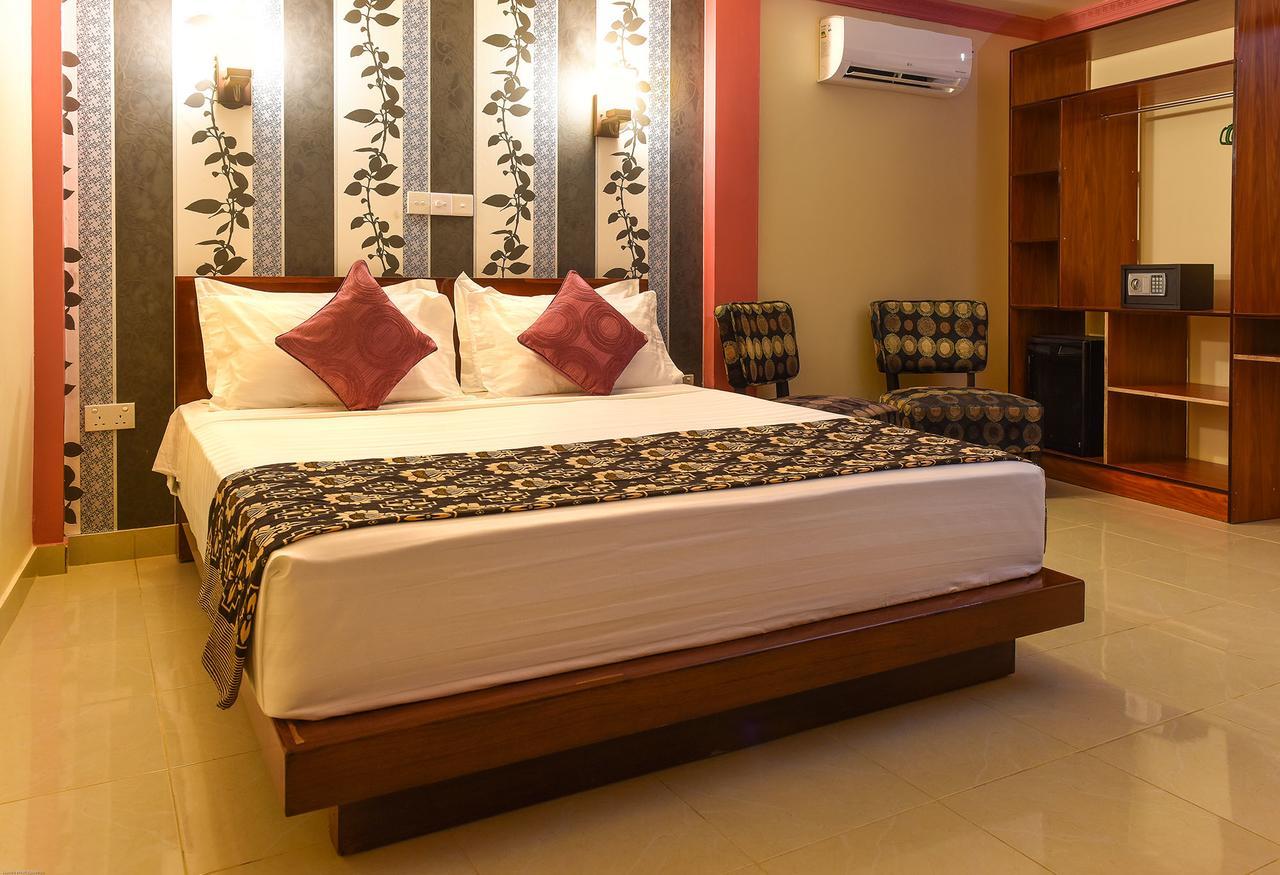 Surfretreat Hotel Bodufolhudhoo Luaran gambar