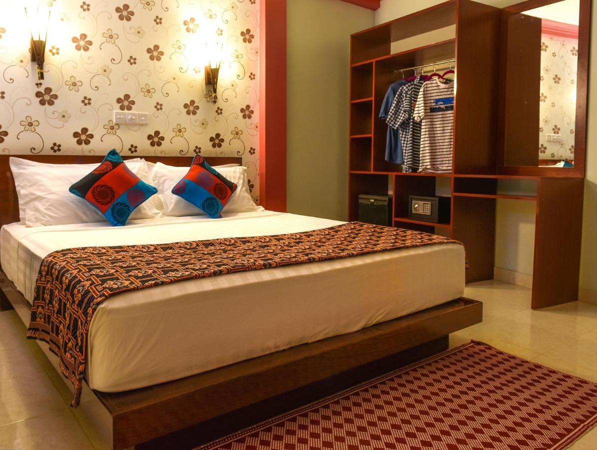 Surfretreat Hotel Bodufolhudhoo Luaran gambar